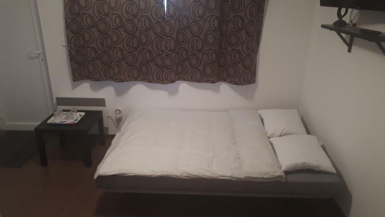 Apartman - Sukromie V Meste Bratislava Exteriör bild